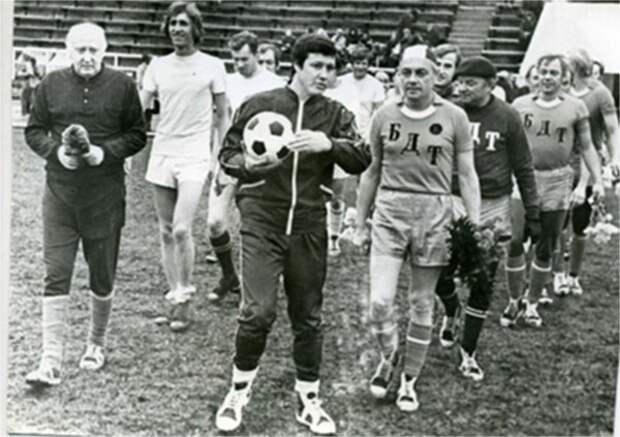 Любимые советские артисты на футболе.