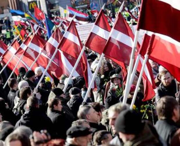 шествие нацистов в Прибалтике