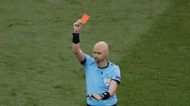 Карасёв рассказал, как жена убедила его не завершать судейскую карьеру