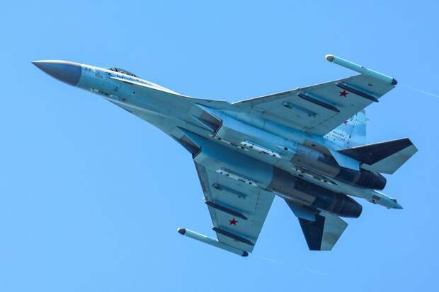 ВКС России получили партию маневренных истребителей Су-35С