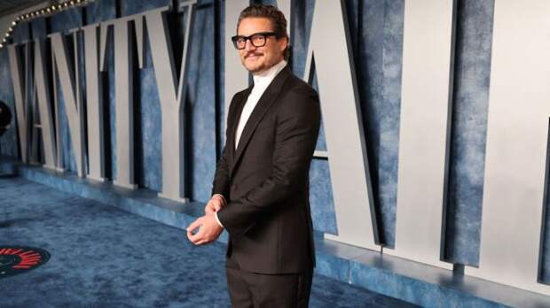 pedro pascal vanity fair party