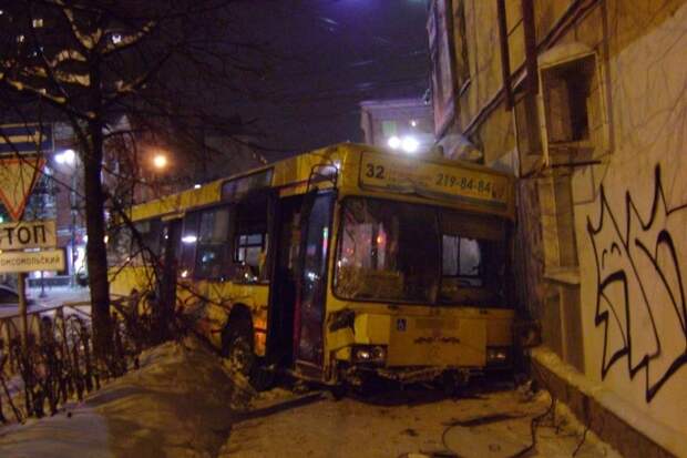 Кадры с места ДТП. Фото: пресс-служба краевого Управления ГИБДД