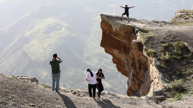 Эксперт Ромашкин: меньше всего молодых туристов в КавМинВодах, где санатории