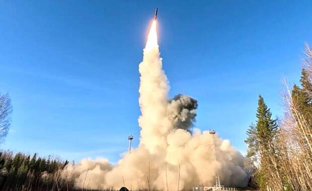 «У Батьки все ваши столицы рядом!»: Киев пугает Запад «Орешником» Лукашенко