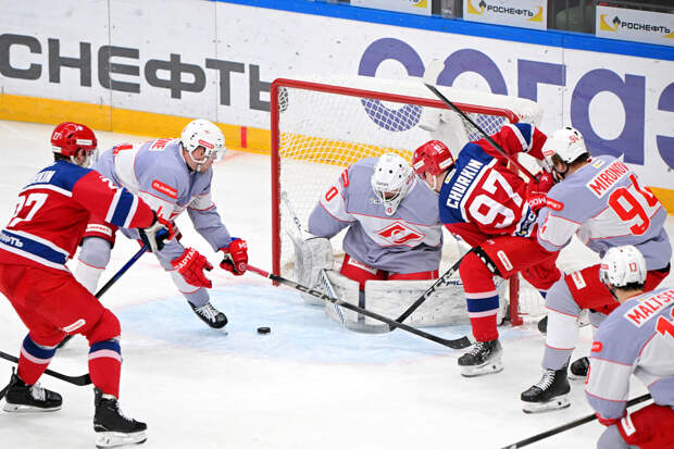 Дубль Полтапова помог ЦСКА обыграть "Спартак" в матче регулярного чемпионата КХЛ