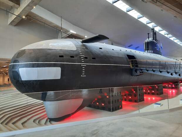 Внутри атомной подводной лодки АПЛ К-3 «Ленинский комсомол»