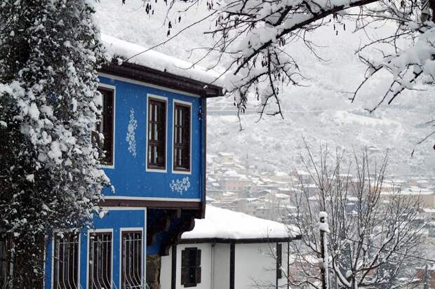 Фото достопримечательностей Турции: Четвертый по величине город Турции — Бурса — привык к снегопадам