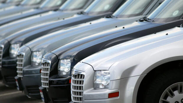 "Автостат": импорт новых легковых автомобилей снизился на 34%