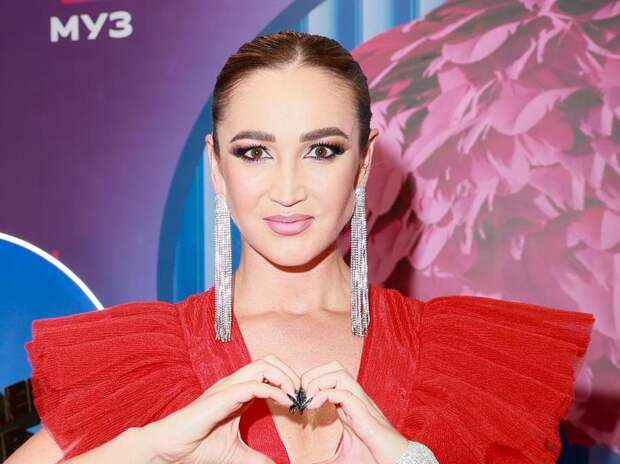 Оля Бузова осталась без главной роли: «Не понимаю, почему Марина Кравец, а не я»