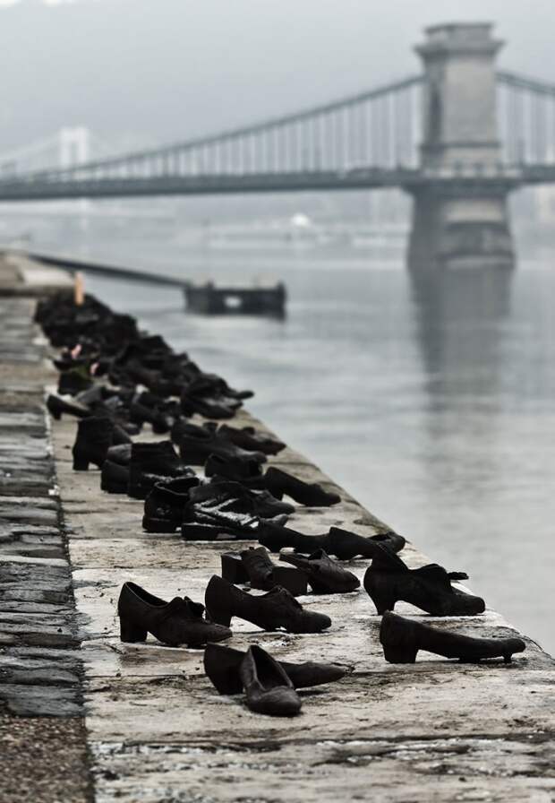 Обувь на берегу Дуная. Будапешт, Венгрия. достопримечательности, искусство, памятники