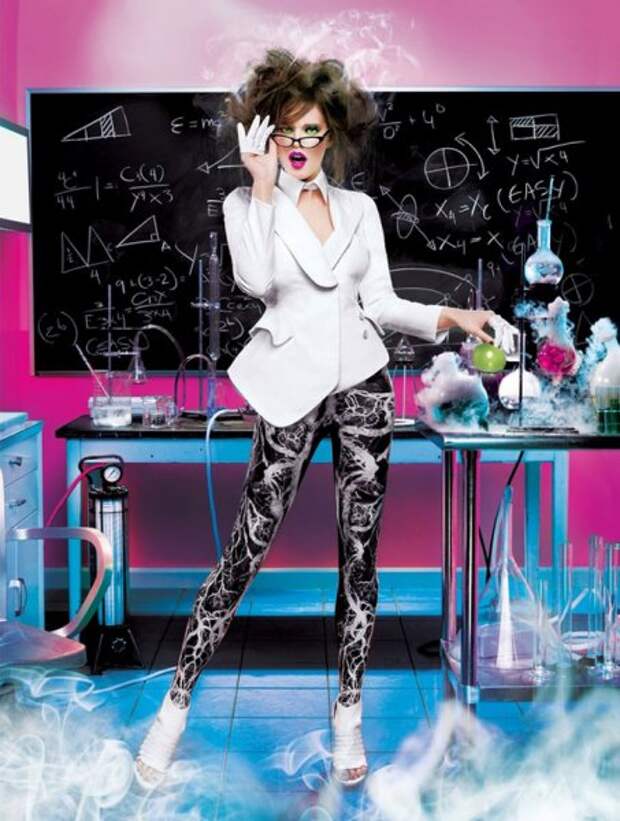 Календарь на 2012 год от компании Maybelline 