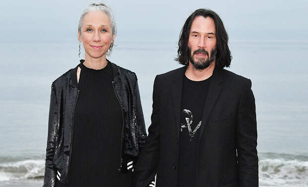 Киану Ривз с подругой, Майли Сайрус и Лиам Хемсворт, Эмбер Херд и другие знаменитости на показе Saint Laurent