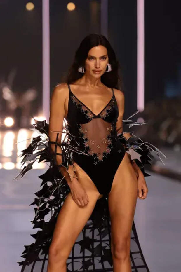 Ирина Шейк/Фото: Dimitrios Kambouris/Getty Images for Victoria's Secret