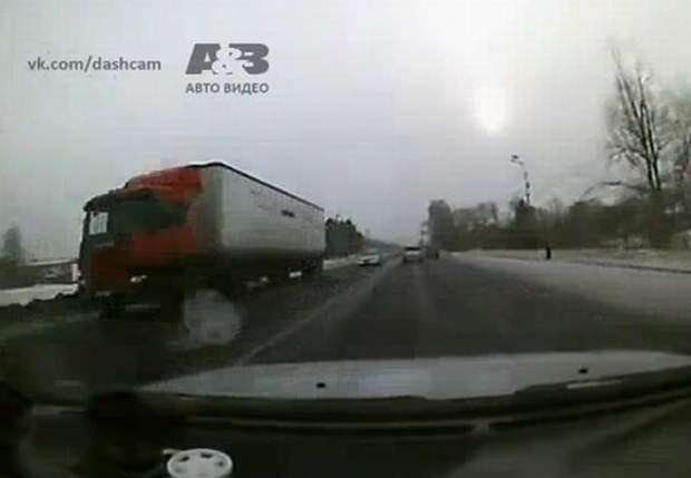 Гонщик сделал красивое ДТП Гонщик сделал красивое ДТП