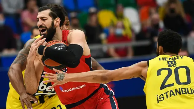 ЦСКА потерпел третье подряд поражение в Евролиге, уступив «Фенербахче»