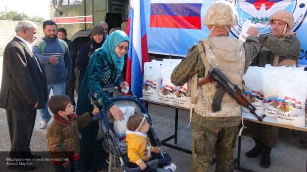Военнослужащие РФ доставили гуманитарную помощь жителям Даръа в Сирии