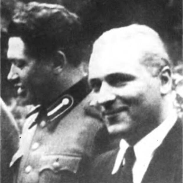 Милетий Зыков (слева, в форме) и Г. Н. Жиленков (о нем скажу позднее). Между 1942 и 1944. Из книги В. Штрик-Штрикфельдта «Gegen Stalin und Hitler». 