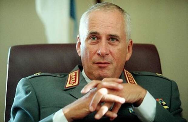 Генерал Густав Хэгглунд: "Разделение Украины на две части положит конец конфликту"
