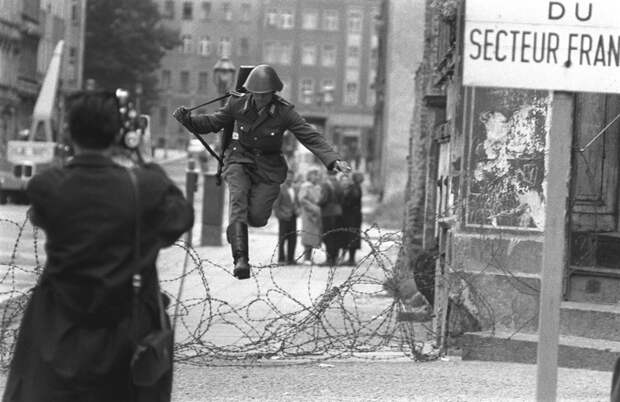 Побег Конрада Шумана, 1961 год.jpg Побег Конрада Шумана, 1961 год.jpg