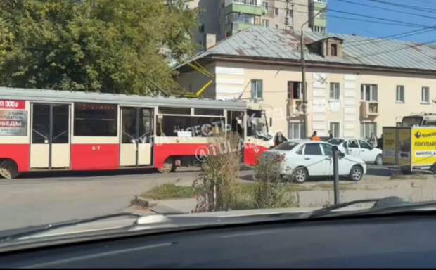 В Туле встали трамваи на улице Перекопской