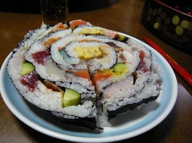 Гигантские суши (2 фото+текст)