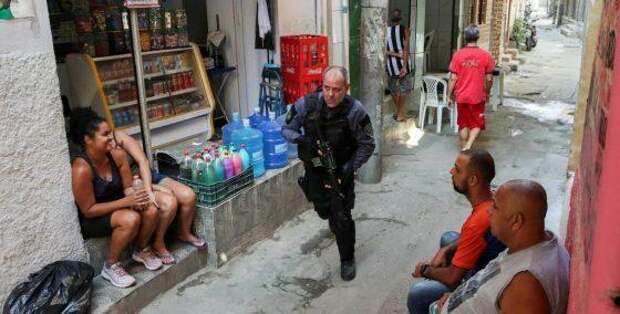 Полицейский рейд в Рио-де-Жанейро: минимум 25 погибших
