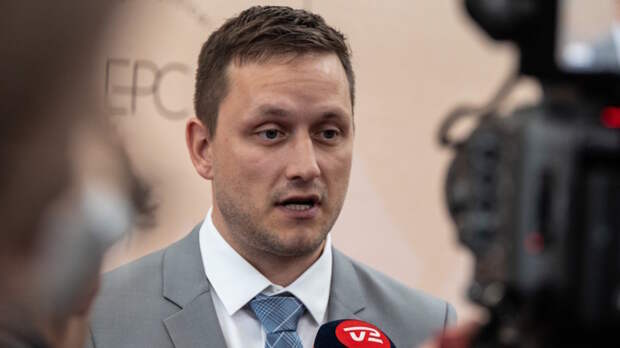 Премьер Гренландии допустил применение военной силы против острова