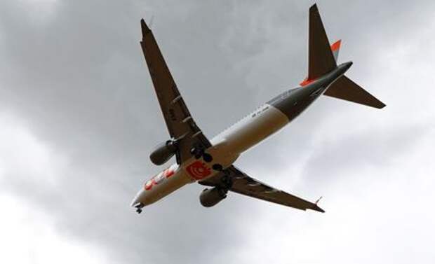 A Boeing 737 Max airplane of Brazilian airlines GOL Linhas Aereas prepares to land at Salgado Filho airport in Porto Alegre, Brazil, December 9, 2020. REUTERS/Diego Vara