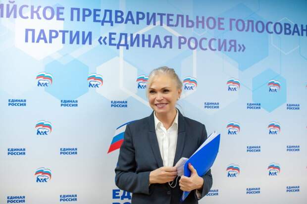 Ирина Белых зарегистрировалась на предварительное голосование «Единой России» по выдвижению кандидатов в депутаты Госдумы. Фото предоставлены пресс-службой МГРО партии «Единая Россия»