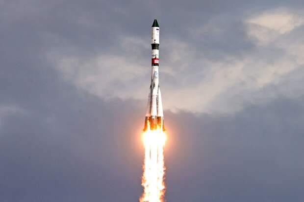 Ракета "Союз-2.1а" с кораблем "Прогресс МС-33" стартовала с Байконура