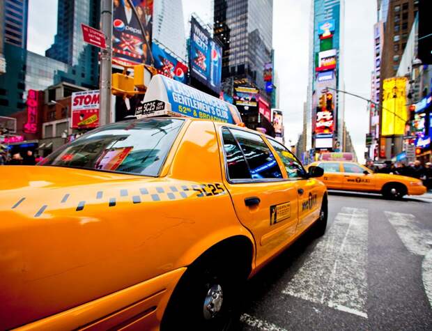 Нью-Йорское такси жёлтого цвета