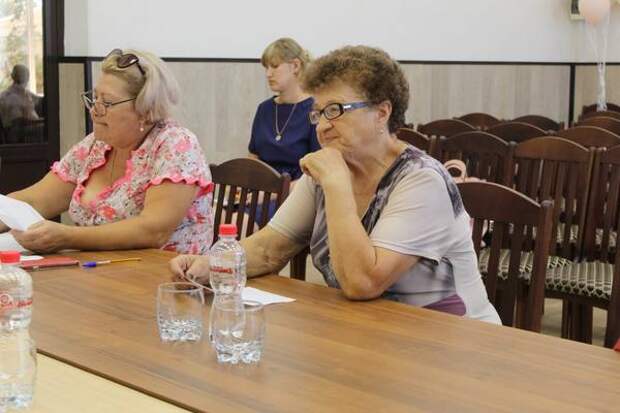 Глава регионального минсоцразвития провёл личный приём граждан в Енотаевском районе