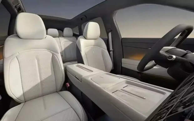 Volkswagen показал новый кроссовер с панорамной крышей и кроватью