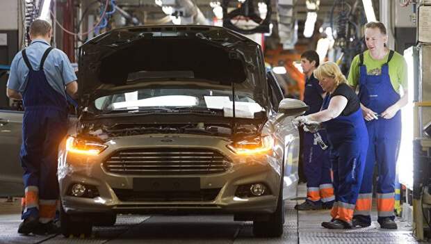 Сборка автомобиля новой модели Ford Focus на конвейере завода во Всеволожске. Архивное фото
