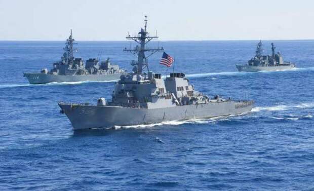 США сегодня начинают морскую блокаду Ирана