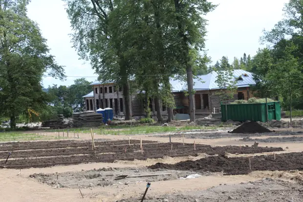 "Тянутся сосны в прозрачное небо, глыбы гранита заснули давно..." Парк Монрепо в Выборге