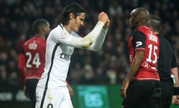 Edinson Cavani (PSG), frustré sur la pelouse de Guingamp