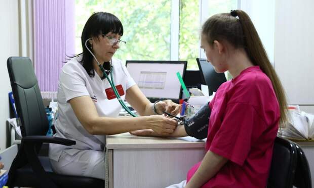 Россияне теперь могут записаться через «Госуслуги»  на прием к врачу за более длительный срок