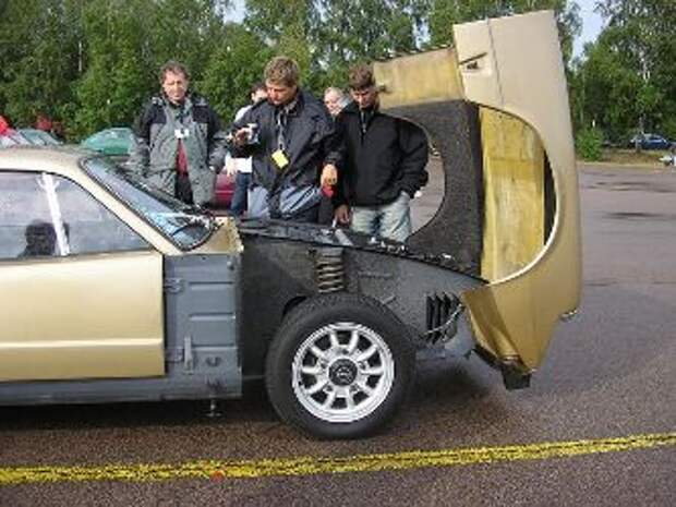 Авто-факт: SAAB был разработан инженерами, из которых только двое имели права! Авто-факт: SAAB был разработан инженерами, из которых только двое имели права!