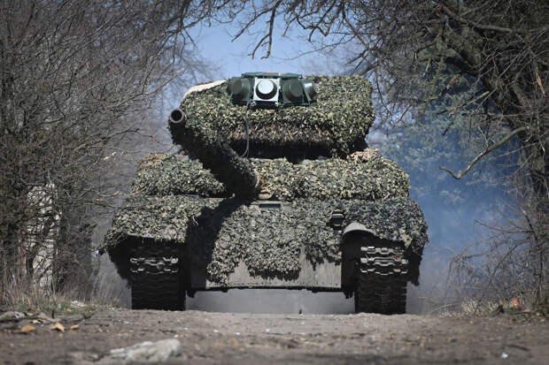 TWZ: новый российский "танк-черепаха" защищен от атак дронов