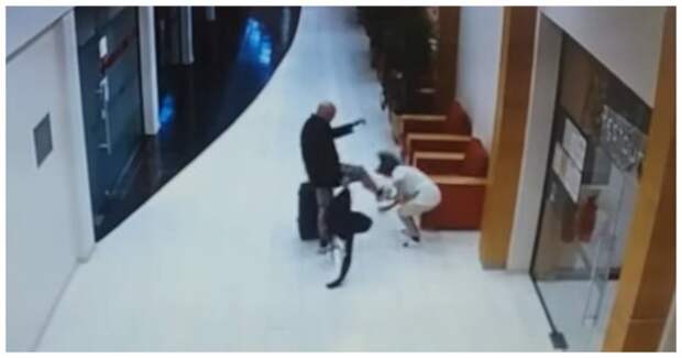 Шокирующее нападение шведского туриста на горничную в болгарском отеле Отель, видео, горничная, жестокость, криминал, нападение, турист