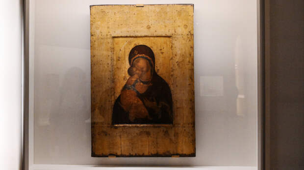 Патриарх Кирилл поблагодарил Владимира Путина за возвращение двух икон