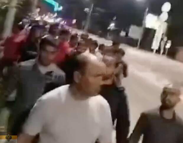 Приезжие продолжают наглеть, а власти почему-то молчат.-2