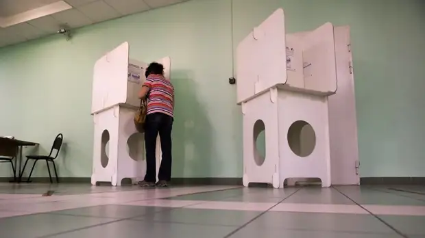 Участки для голосования по поправкам к Конституции закрылись в Москве