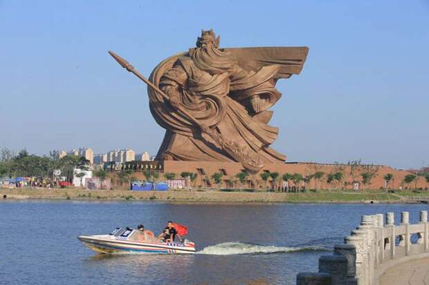 Креативные скульптуры со всего мира (40 фото) Креативные скульптуры со всего мира (40 фото)