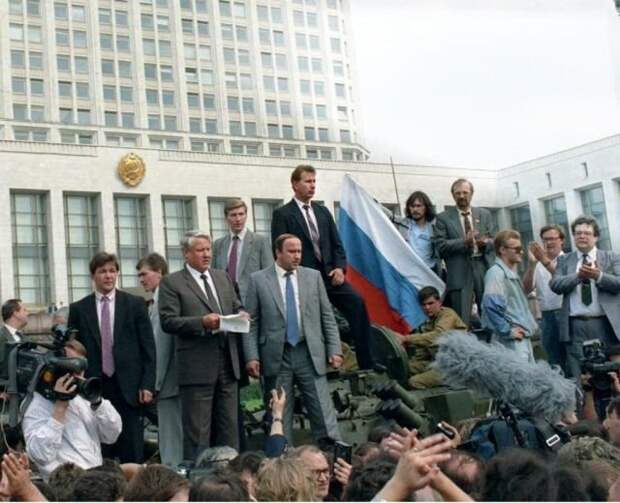 Подборка атмосферных снимков из 90-х