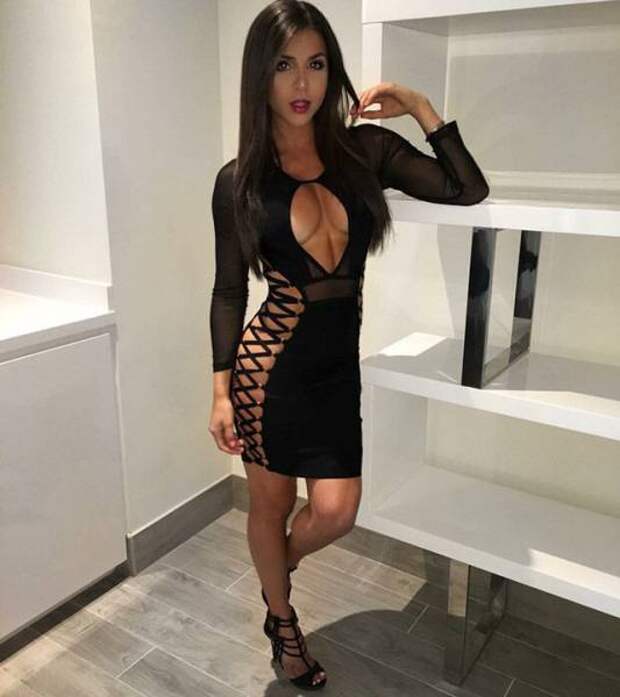 Skin-tight Dresses Are a Stunning Invention Skin-tight Dresses Are a Stunning Invention