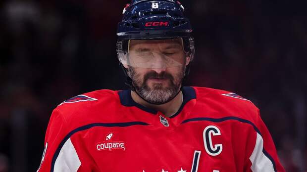 Тренер «Вашингтона» — о сломанном зубе Овечкина: «Я даже не знаю, был ли он настоящим»