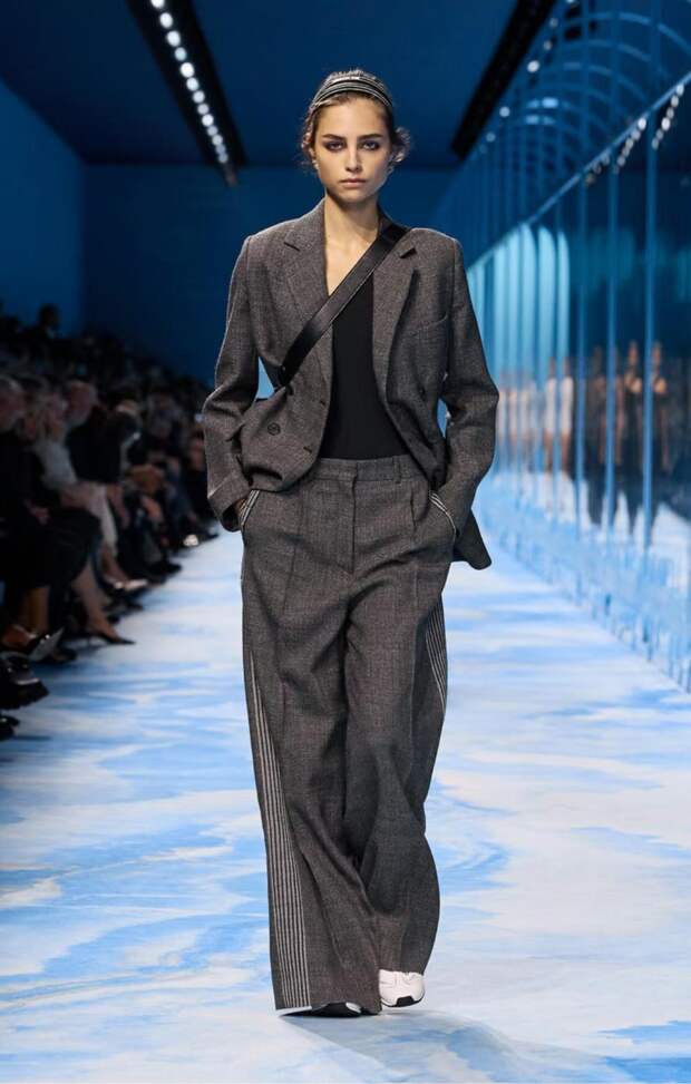 Анастасия Россолович на показе Dior весна-лето 2025