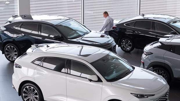 В РФ зафиксировали снижение стоимости б/у иномарок